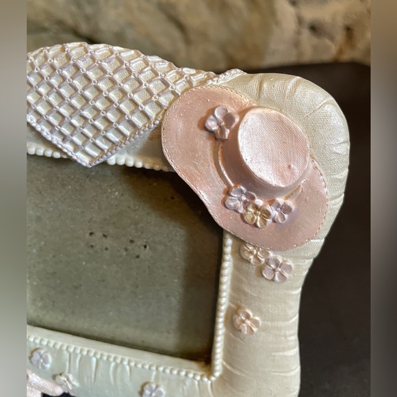 Special Moments Picture Frame 3D Style Fashion Theme "K's Collection" 4” Square - Picture 3 of 8